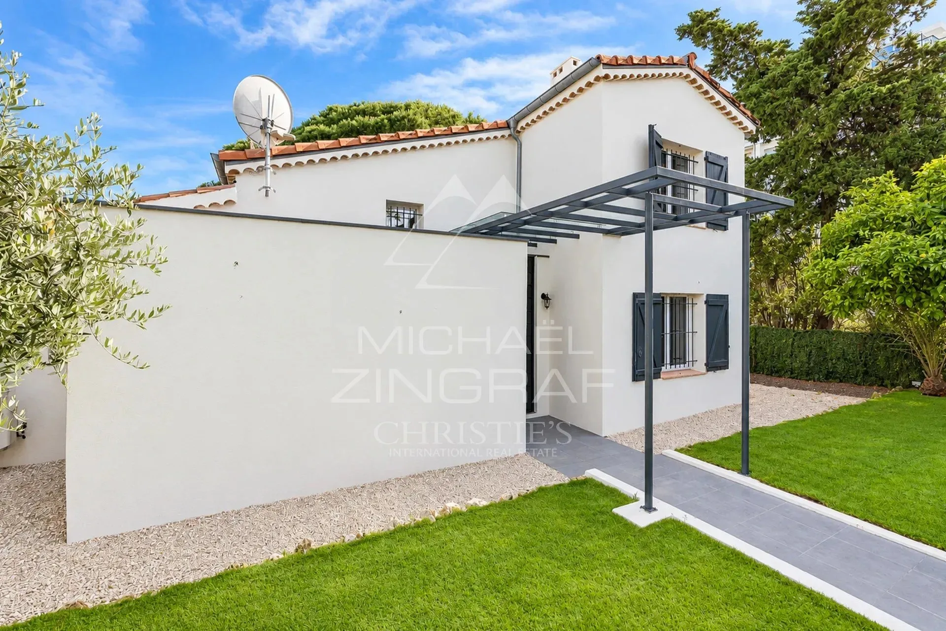 Rare - Cannes pointe Croisette - Villa dans domaine fermé.