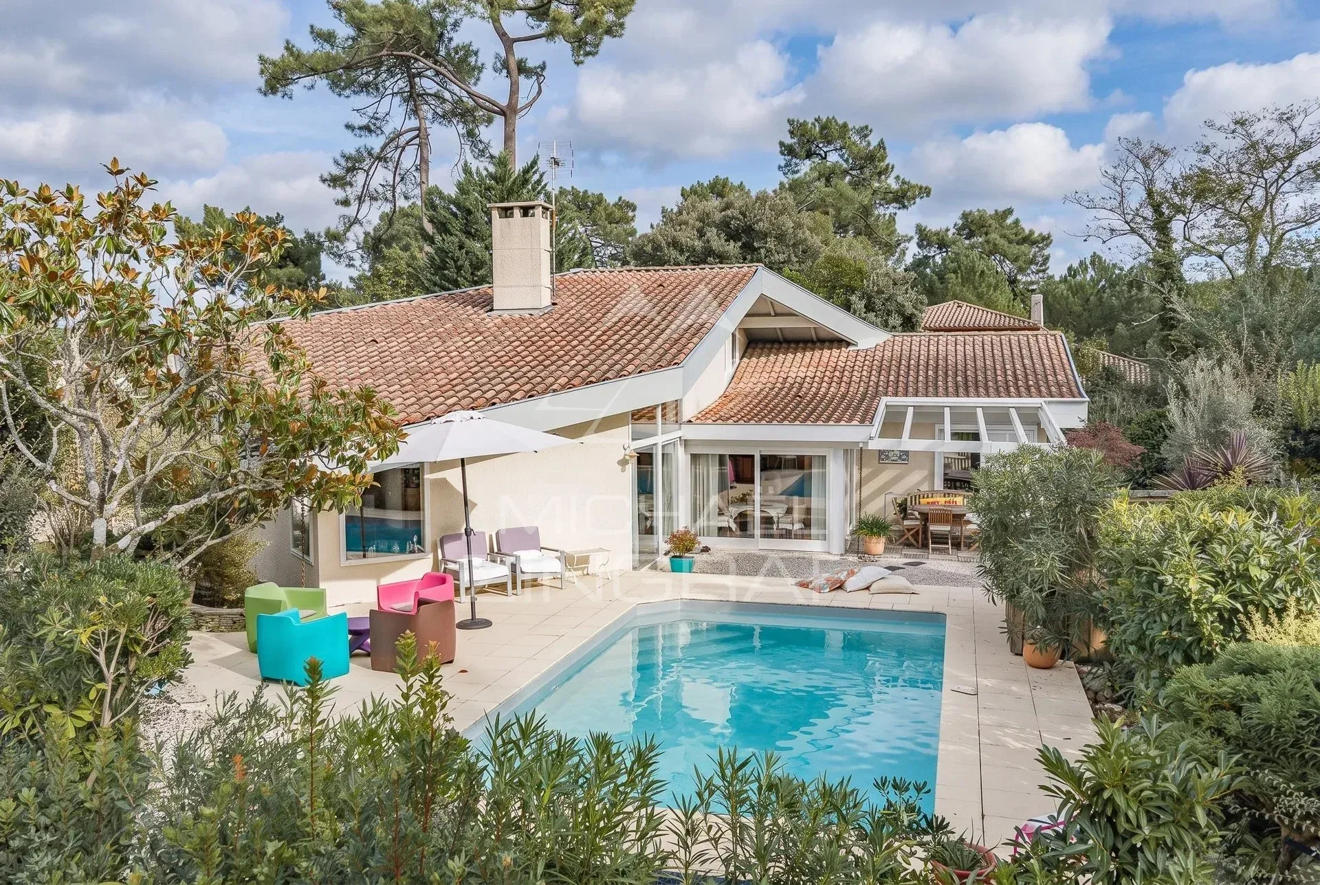 PYLA-SUR-MER - VILLA DE 7 PIÈCES AVEC PISCINE
