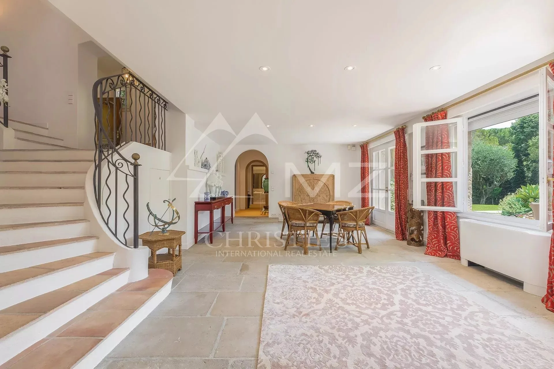 Demeure provençale nichée au cœur d'un domaine privé - Antibes - 7