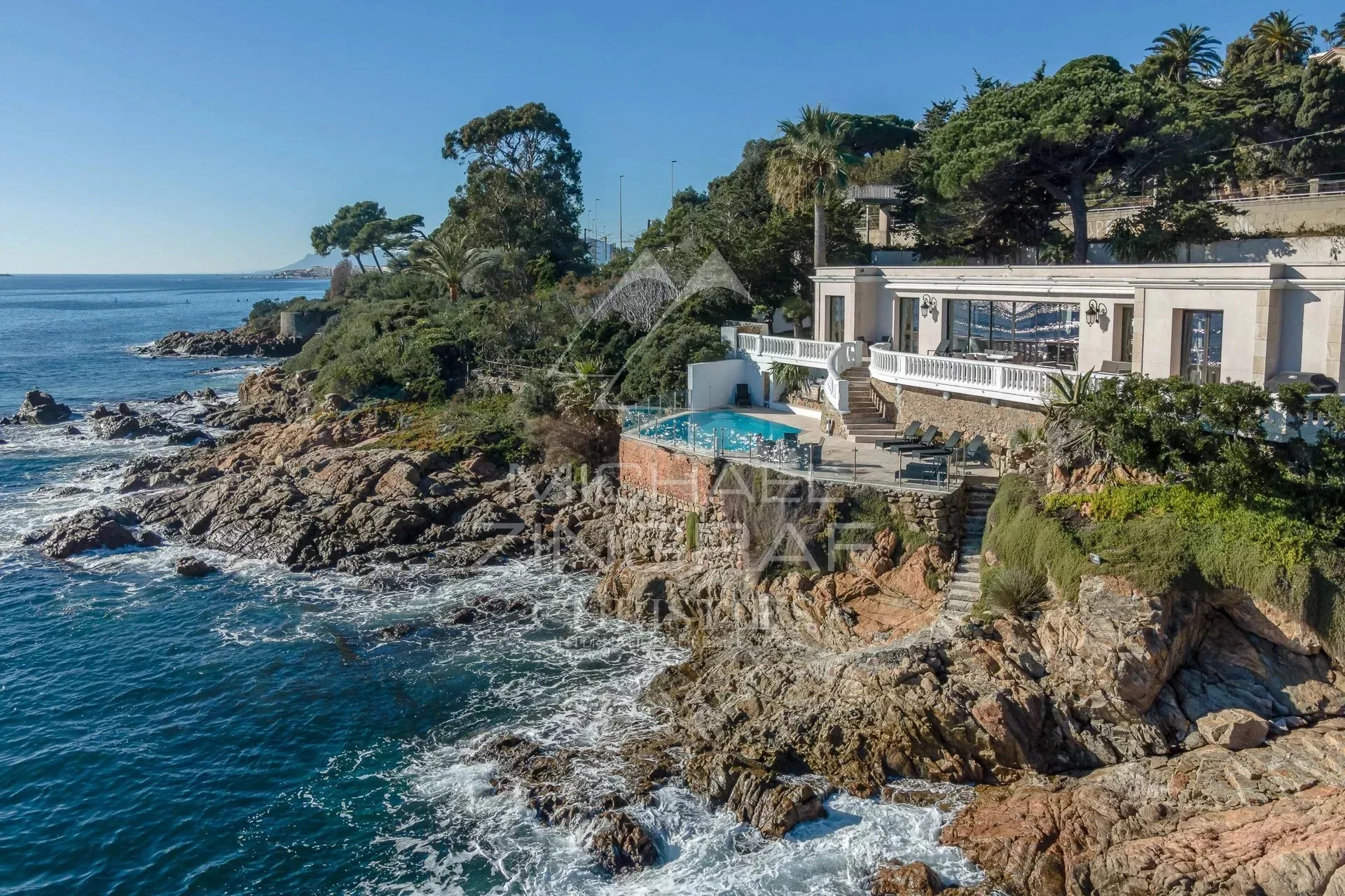 Cannes - Véritable propriété pieds dans l’eau - 9