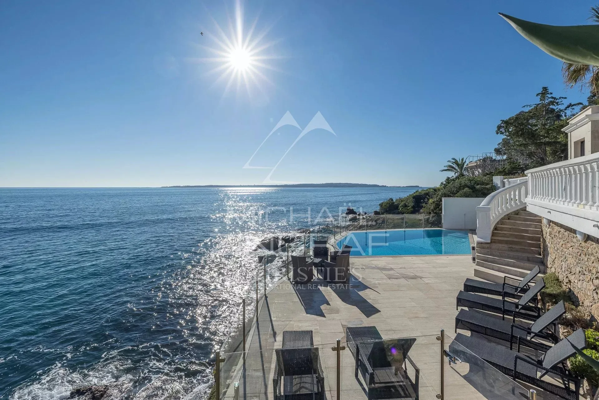 Cannes - Véritable propriété pieds dans l’eau - 2