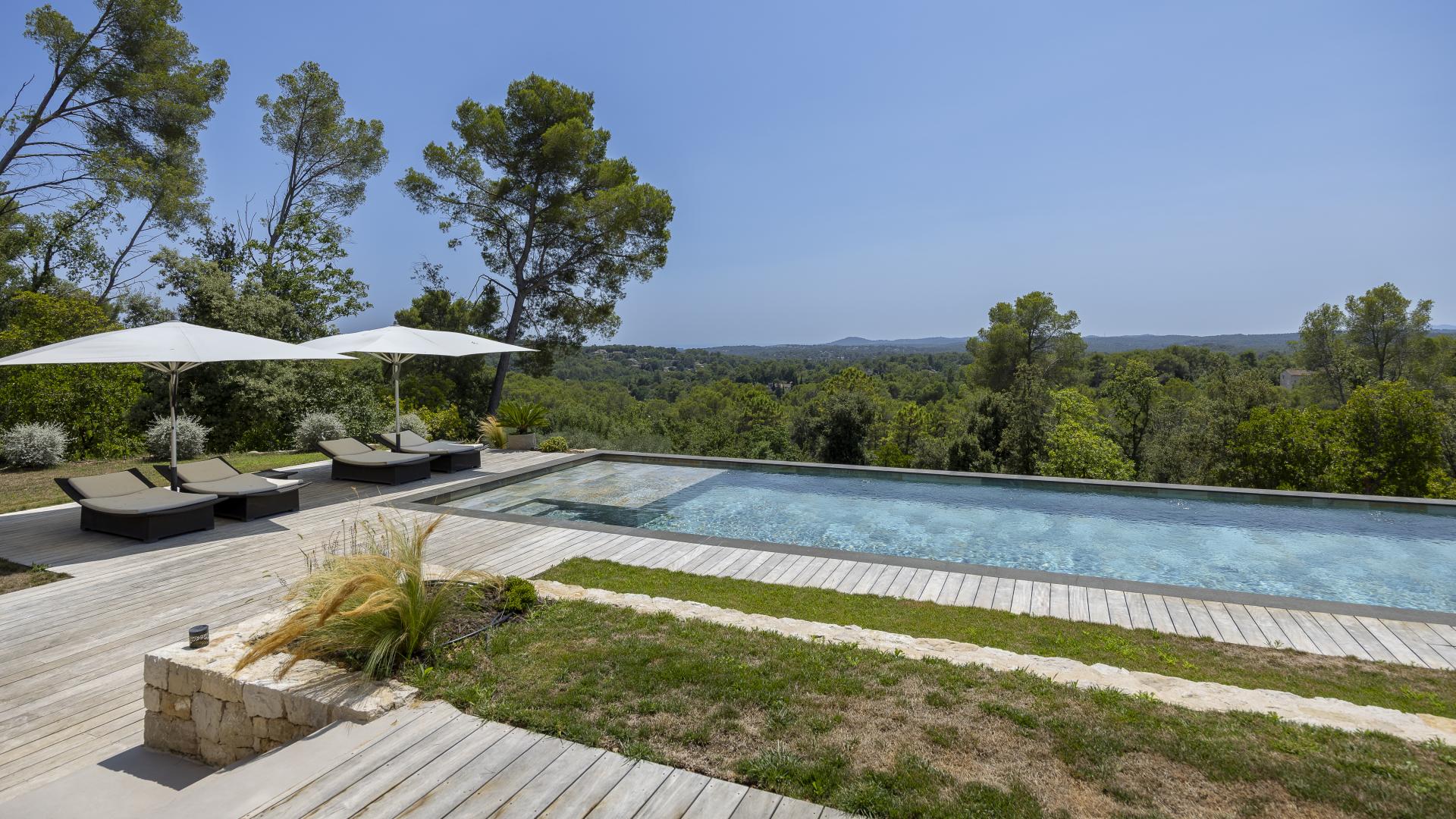 Une signature architecturale contemporaine avec panorama d'exception - 8
