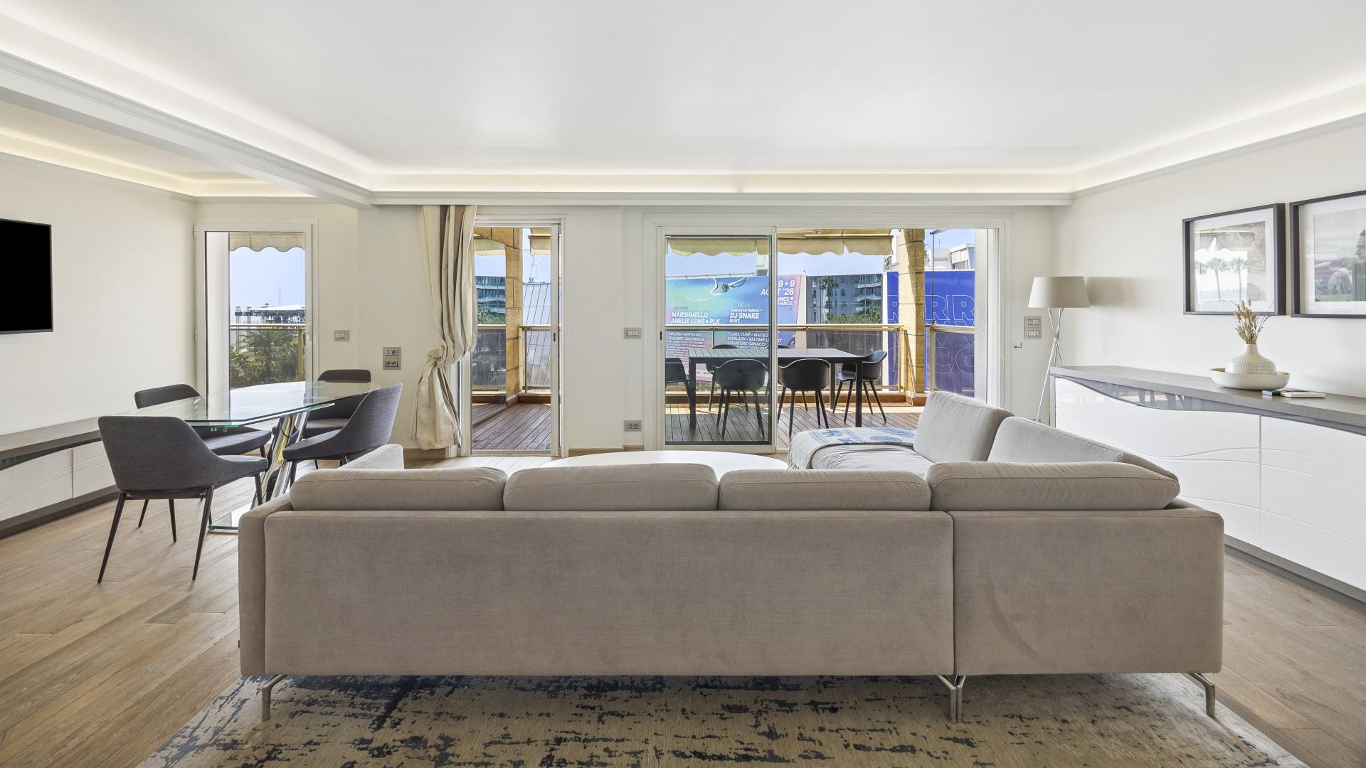 Cannes – Croisette – Wunderschöne 4-Zimmer-Wohnung mit Meerblick - 11