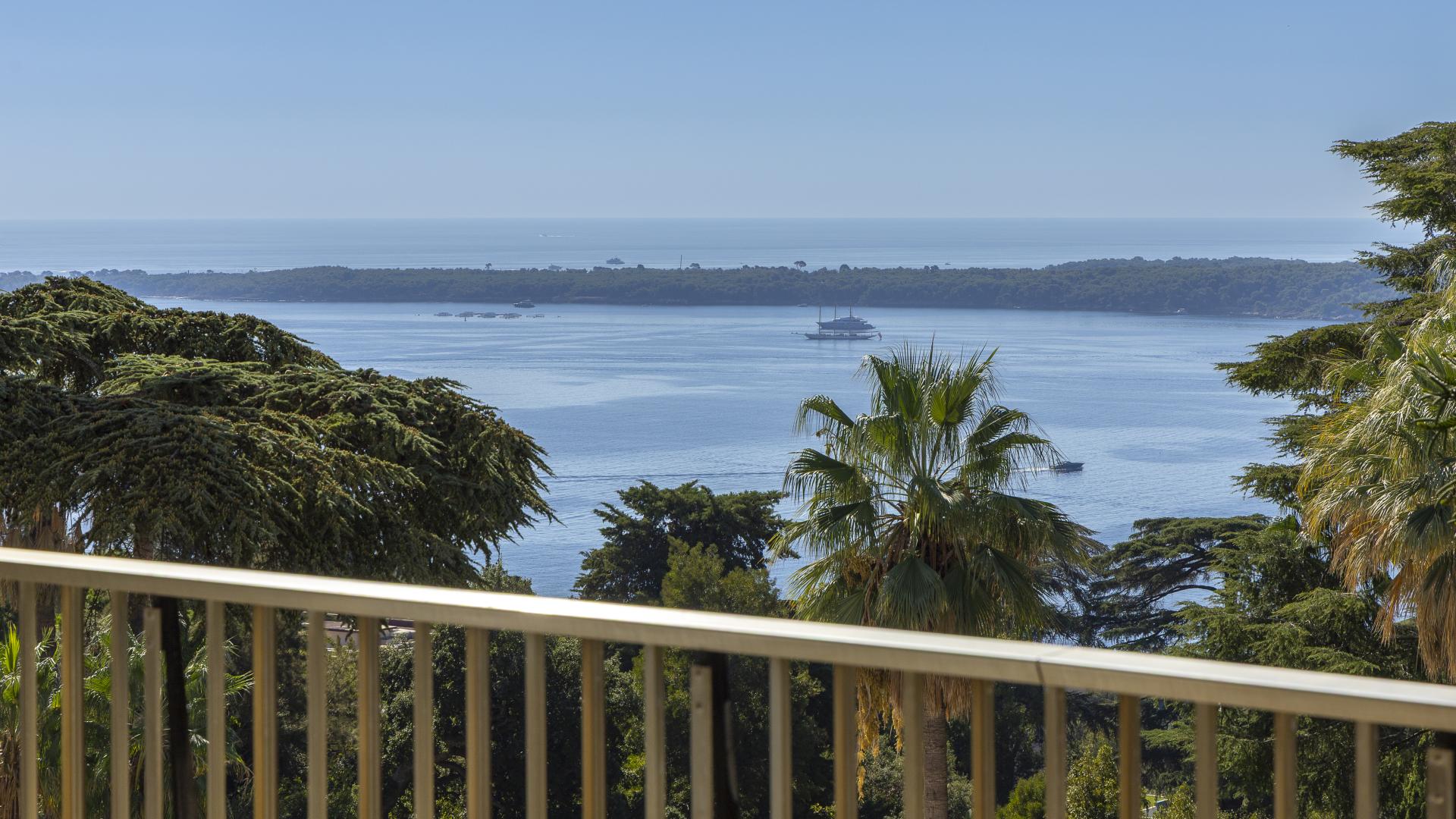 EXCLUSIVITE: Superbe appartement contemporain à la vue mer - 14