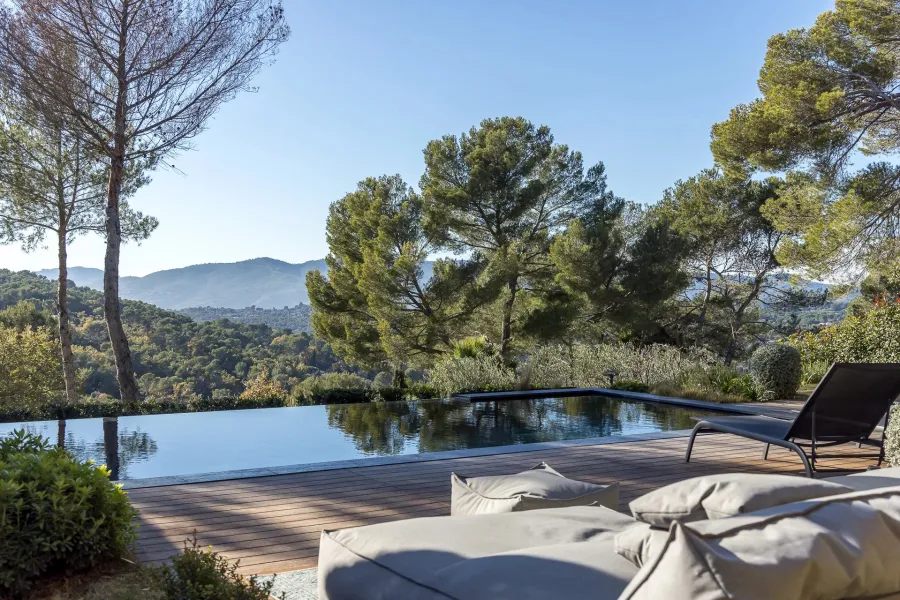 MOUGINS - BELLE CONTEMPORAINE VUE PANORAMIQUE - 2