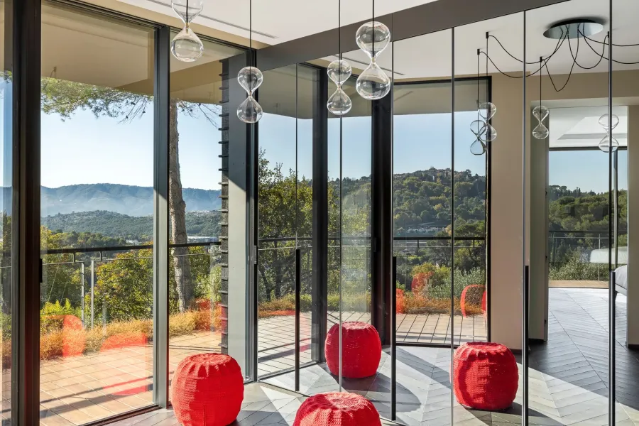 MOUGINS - BELLE CONTEMPORAINE VUE PANORAMIQUE - 9
