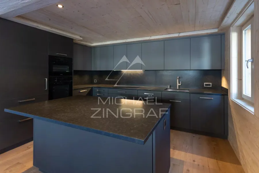 LUXURIÖSES APARTMENT IM HERZEN VON GSTAAD - 2