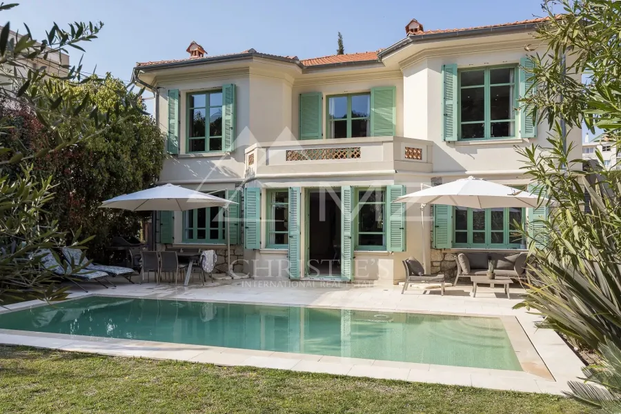 Juan-les-Pins - Villa entièrement rénovée, emplacement exceptionnel