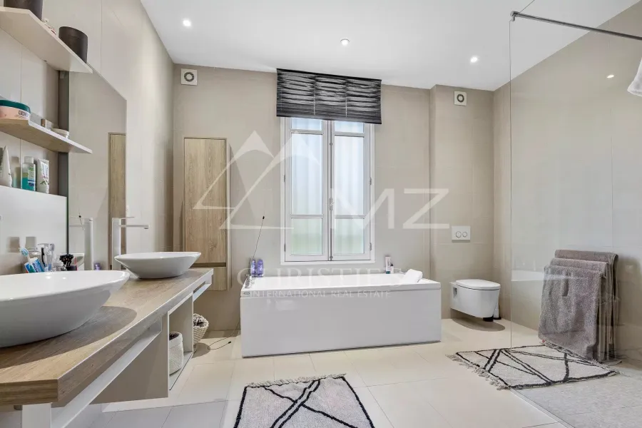 Juan-les-Pins - Villa entièrement rénovée, emplacement exceptionnel - 8