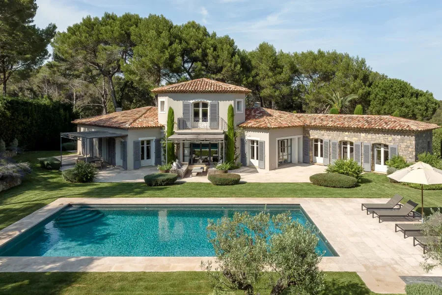 Mougins - Domaine sécurisé, magnifique villa provençale moderne rénovée