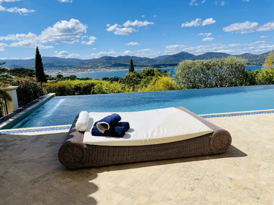Proche Saint-Tropez - Charmante villa provençale vue mer - 2