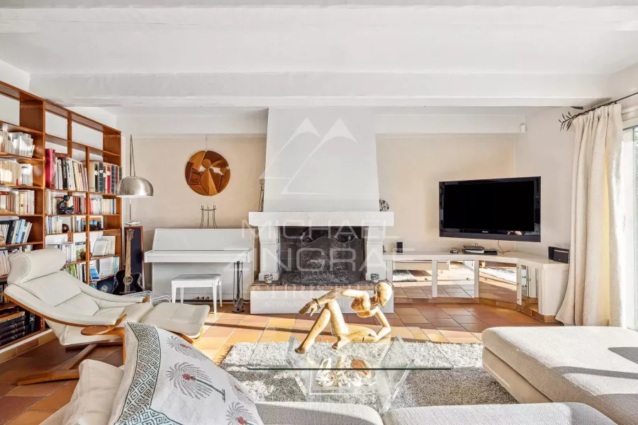 Villa Provençale d’Exception avec Vue Dégagée et Jardin de 4 375 m² à Plascassier - 5