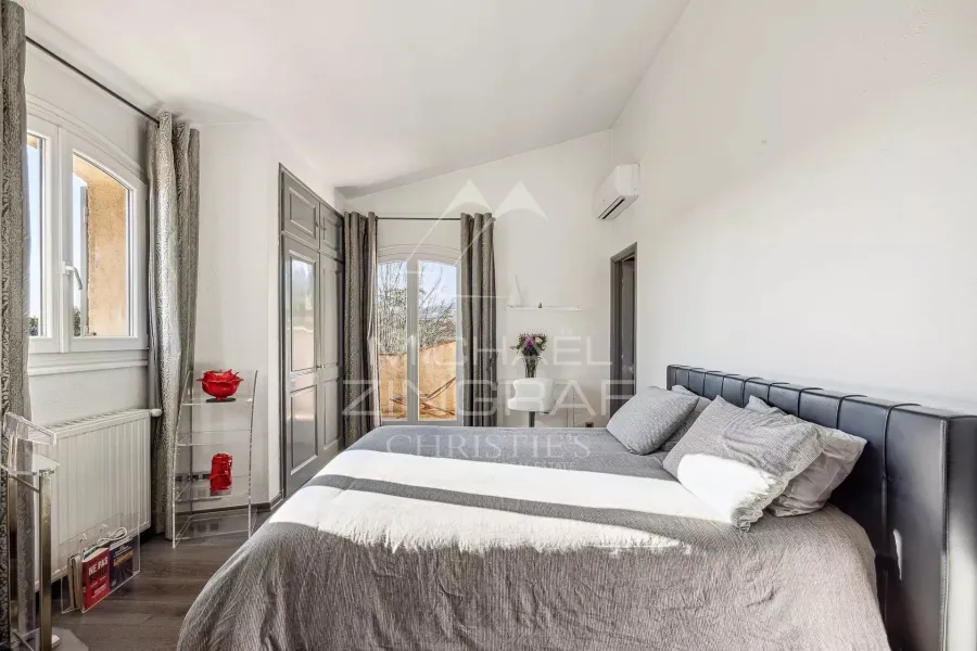 Villa Provençale d’Exception avec Vue Dégagée et Jardin de 4 375 m² à Plascassier - 8