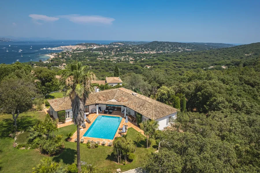 Proche Saint-Tropez - Vue mer panoramique et potentiel exceptionnel - 3