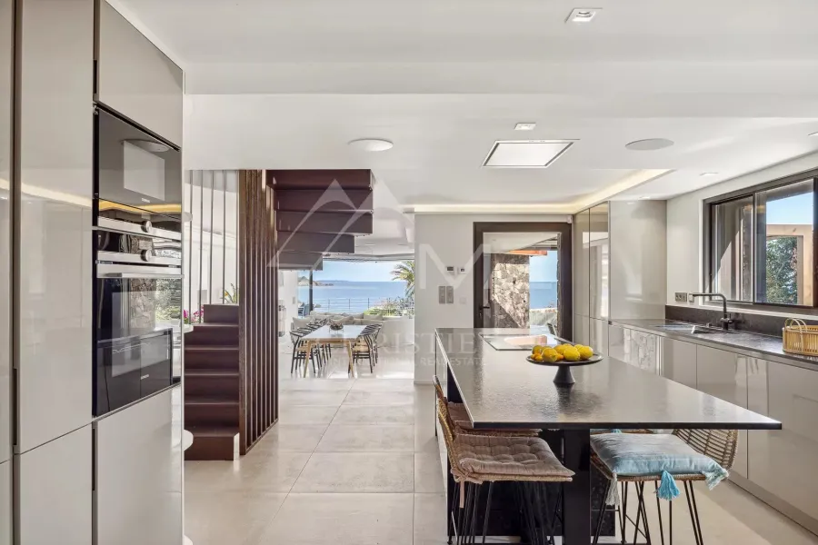 Proche Cannes - Le Trayas - Villa pieds dans l'eau - 7
