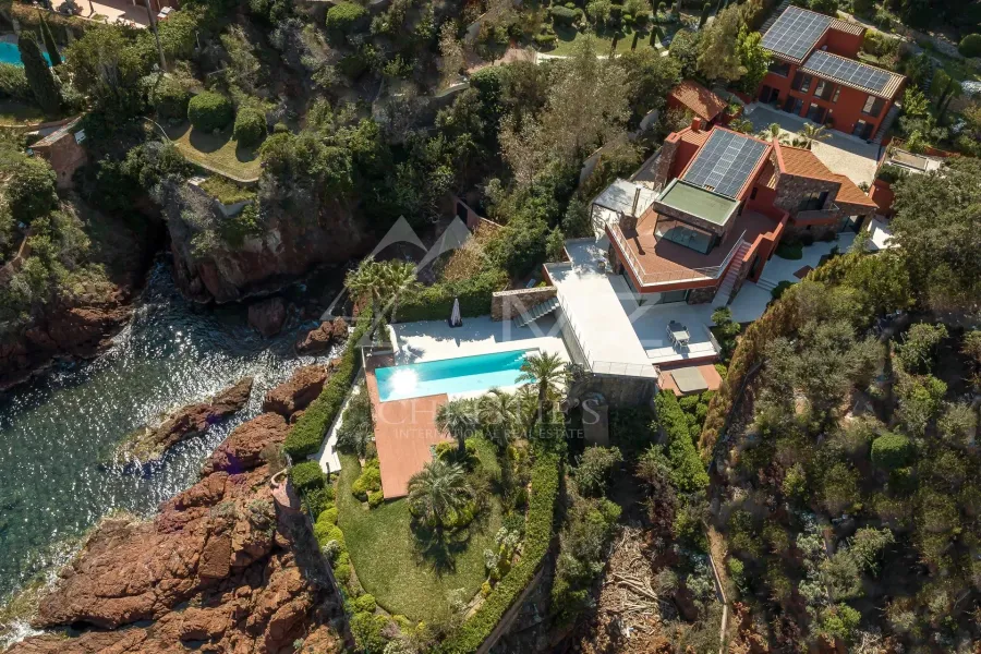 Proche Cannes - Le Trayas - Villa pieds dans l'eau - 4