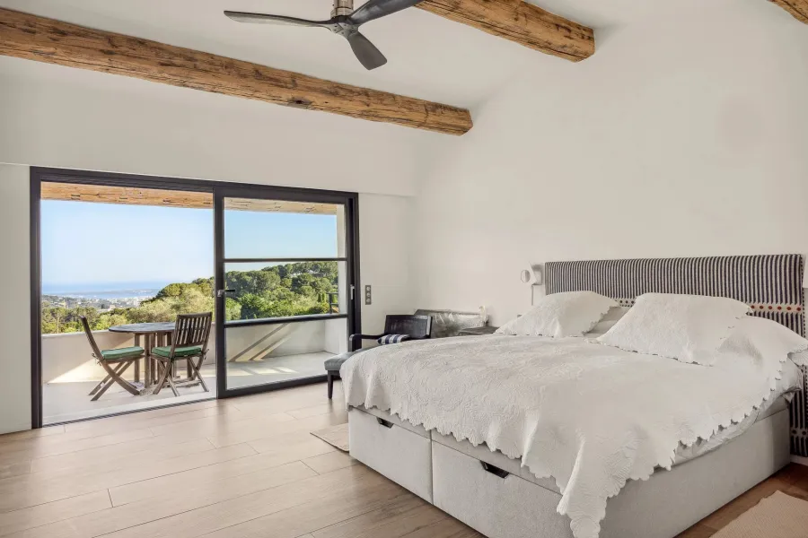 MOUGINS - Magnifique villa contemporaine vue mer - 9