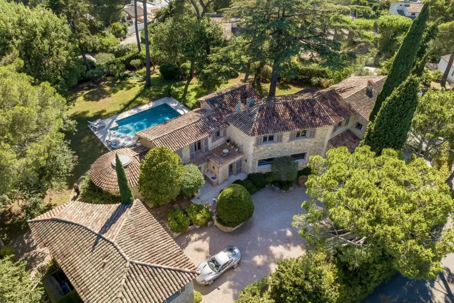 Mougins - Mas provençal en pierre