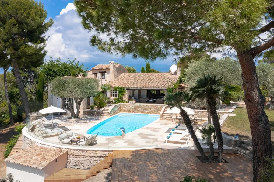Mougins - Propriété d'architecte / Vue mer panoramique