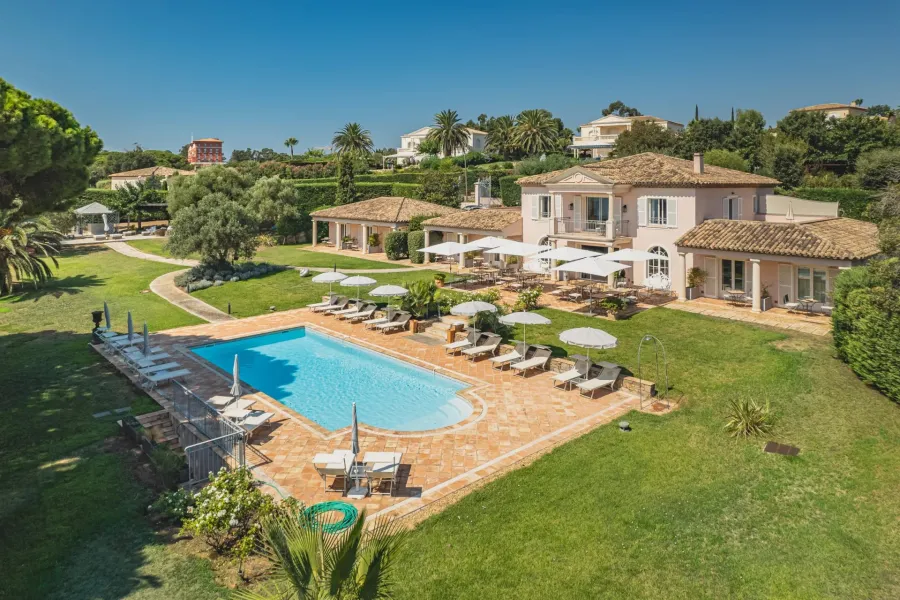 Propriété de prestige face à la mer, à pied de la plage - 5