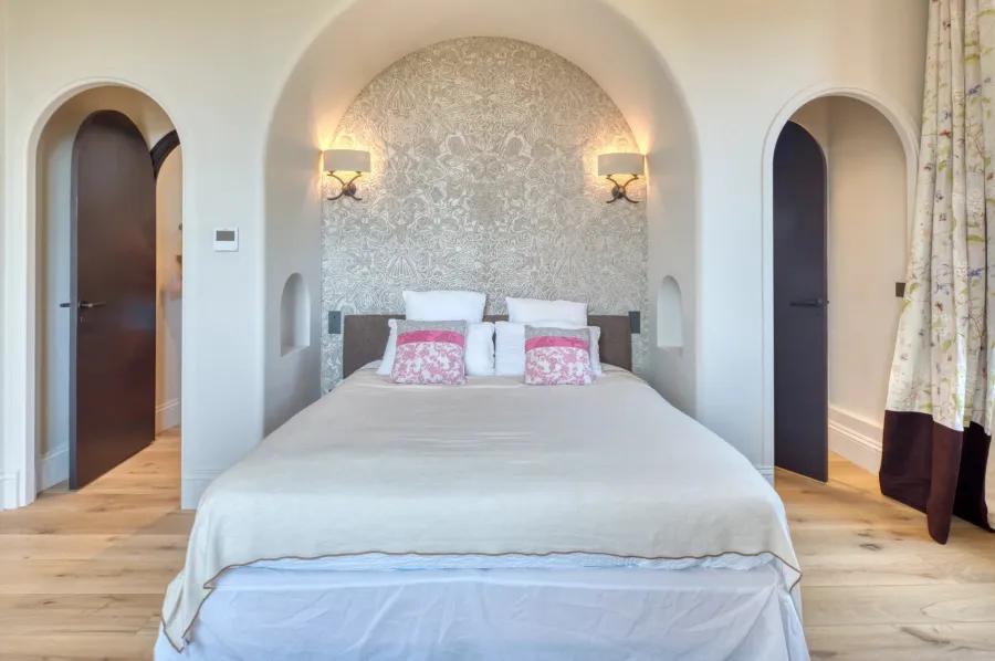 MOUGINS - Vieux Village - Superbe propriété - 9
