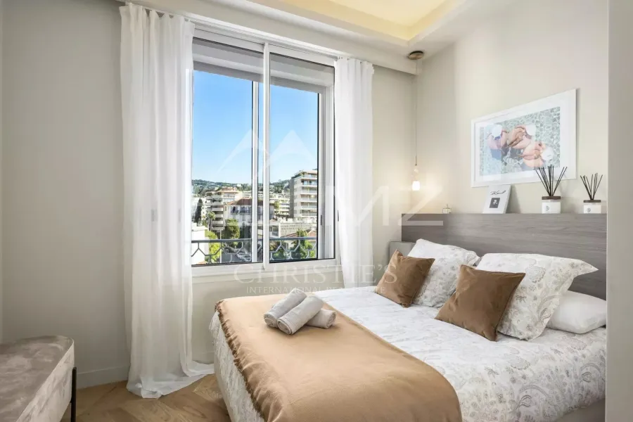 Cannes Croisette - Appartement 4 Pièces rénové - Vue mer - Etage élevé - 8