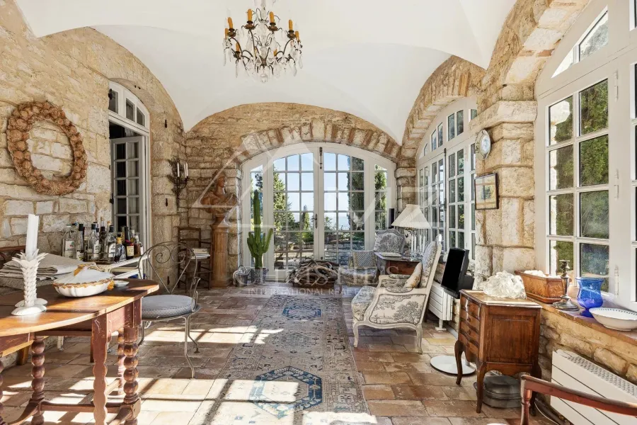 Proche Saint-Paul-de-Vence - Superbe propriété de maître - 5