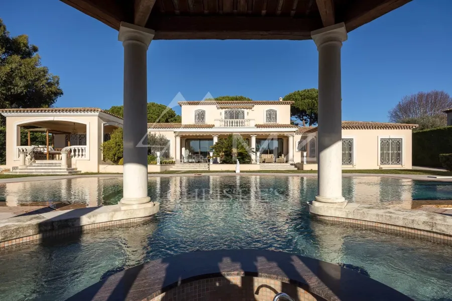 Exceptionnelle propriété dans un domaine privé - 5