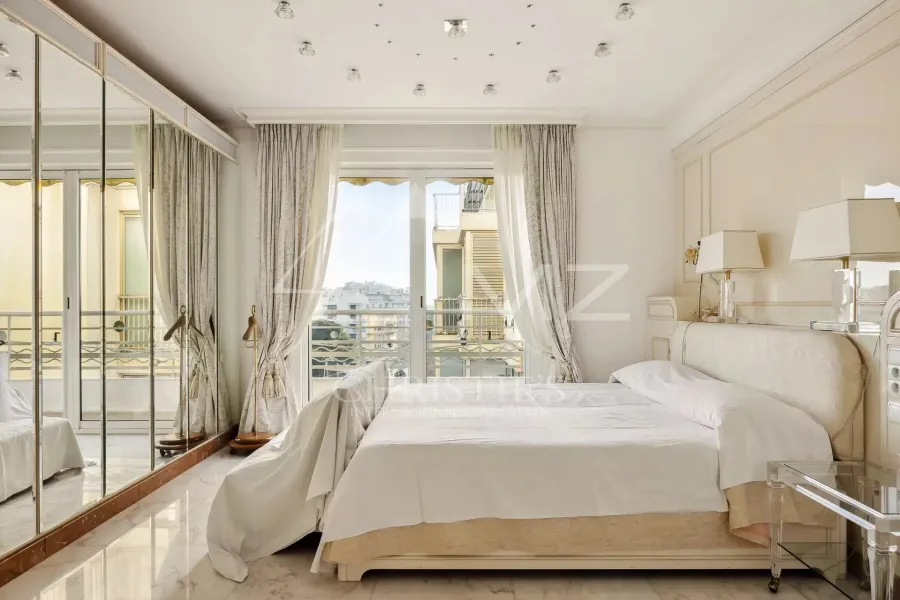Cannes Croisette – Splendide appartement de 270 m² – Vue mer panoramique exceptionnelle - 8