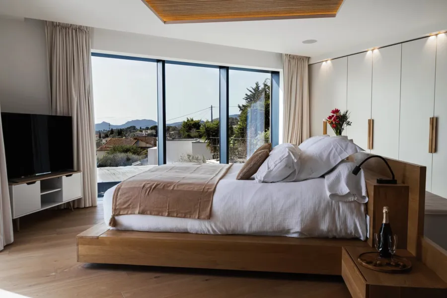 MOUGINS - Magnifique villa contemporaine - 5 chambres - 7