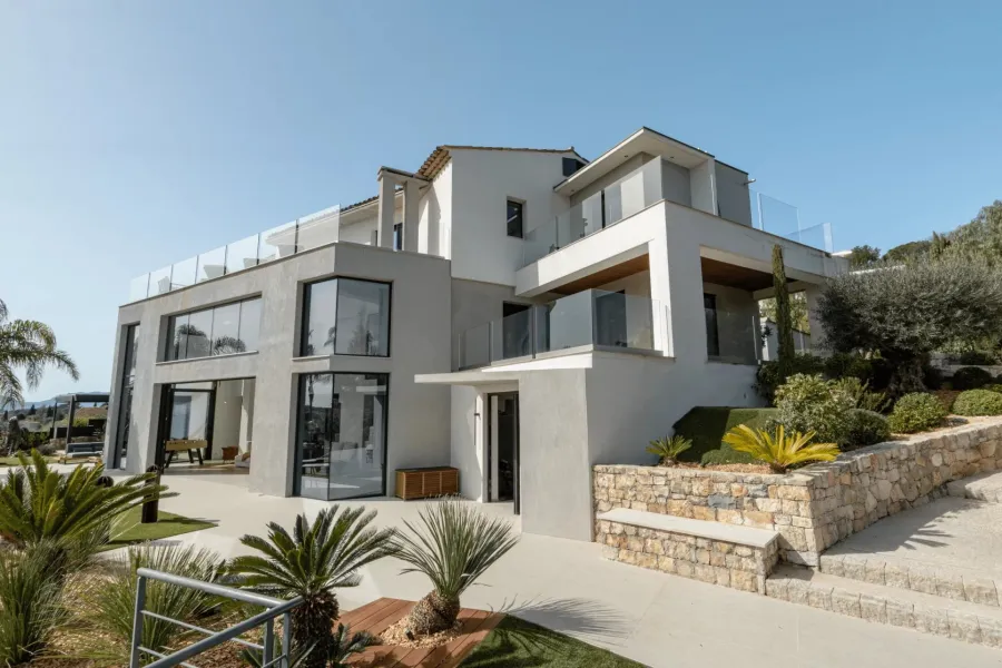 MOUGINS - Magnifique villa contemporaine - 5 chambres - 2