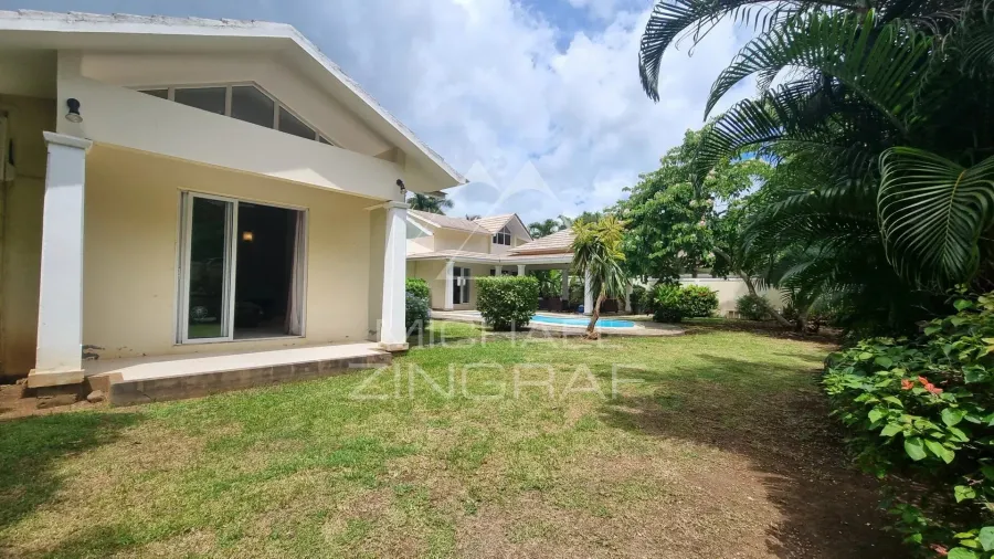 Élégante villa de 4 chambres avec piscine à Rivière Noire - 9