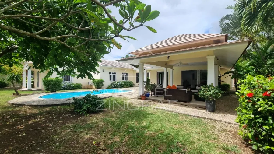 Élégante villa de 4 chambres avec piscine à Rivière Noire - 3