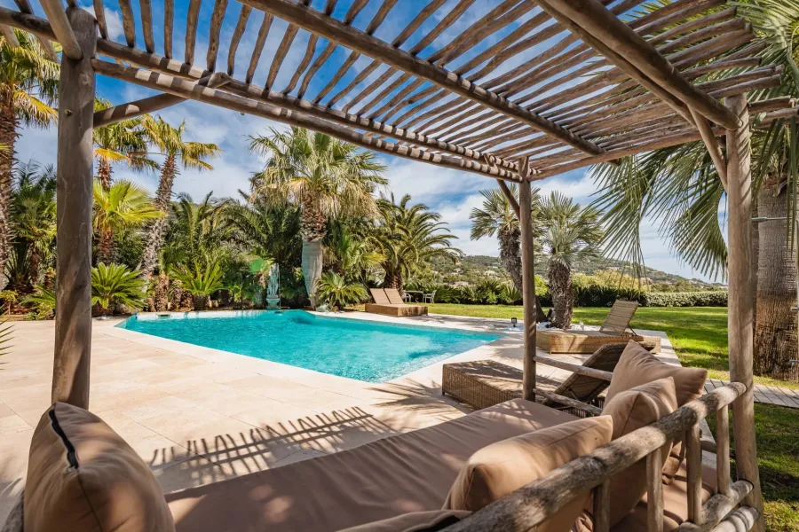 Propriété familiale de standing au cœur du Golfe de Saint-Tropez - 2