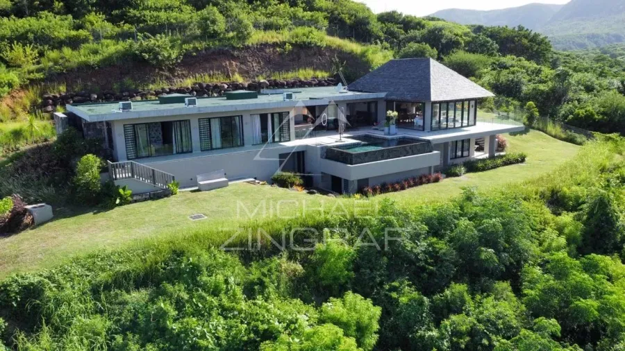 Villa de Luxe d'Exception à Petite Rivière Noire