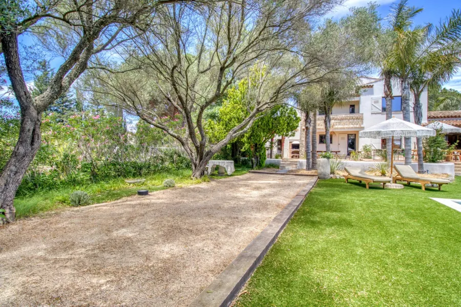 VILLA DE CARACTERE - VUE SUR LE CHATEAU DE GRIMAUD - 4