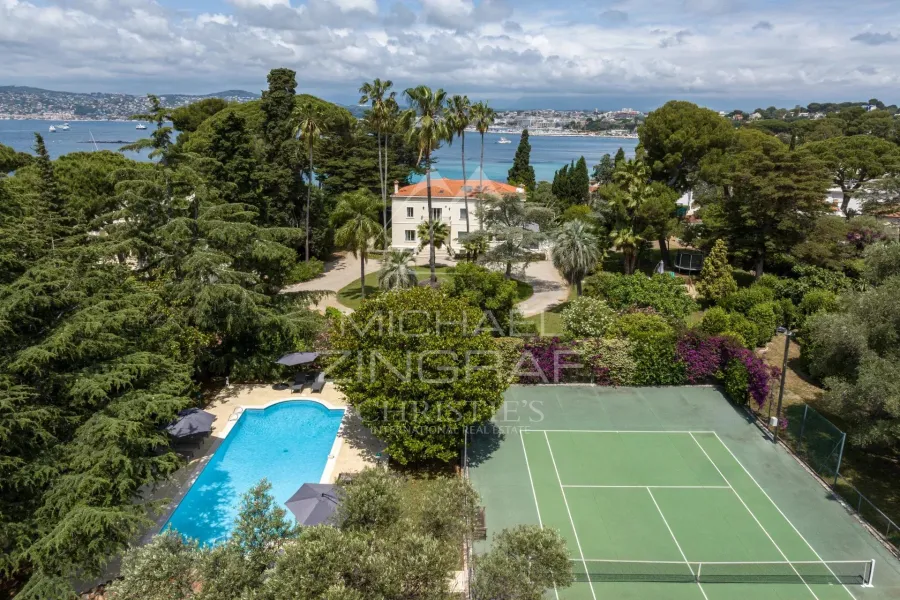 Propriété de prestige située sur le versant ouest du Cap d'Antibes - 3