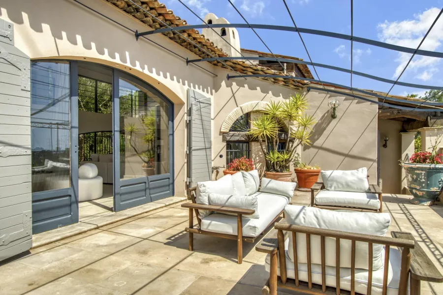 Mougins -  Vue dégagée sur les collines et la mer - 5 chambres - 4