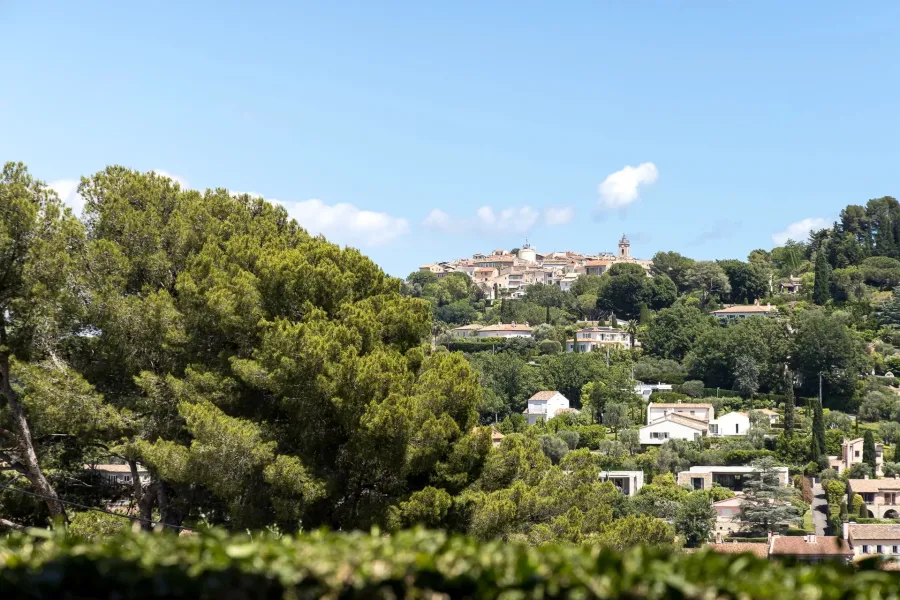 Mougins - Villa rénovée dans domaine privé - 3