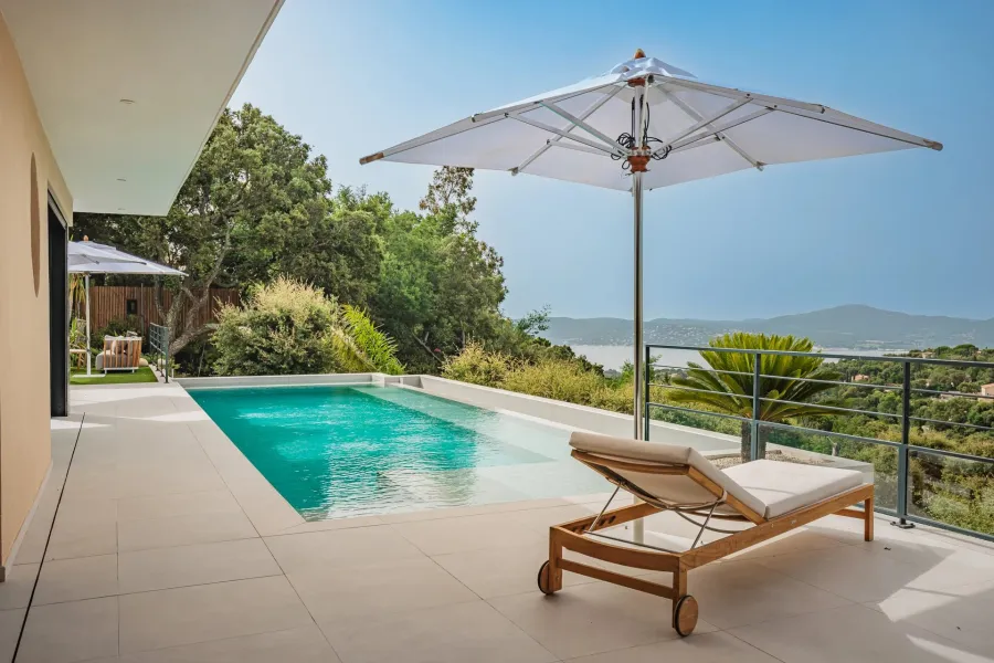 Wunderschöne moderne Villa mit Meerblick – Grimaud - 4