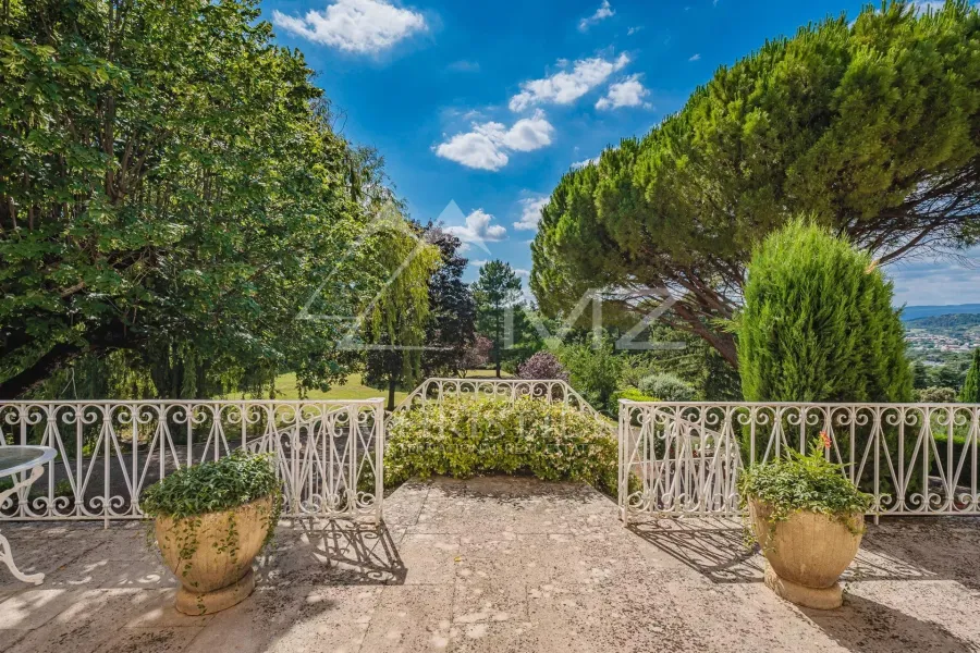 Belle demeure sur 2.5 ha avec vue panoramique et piscine - 5