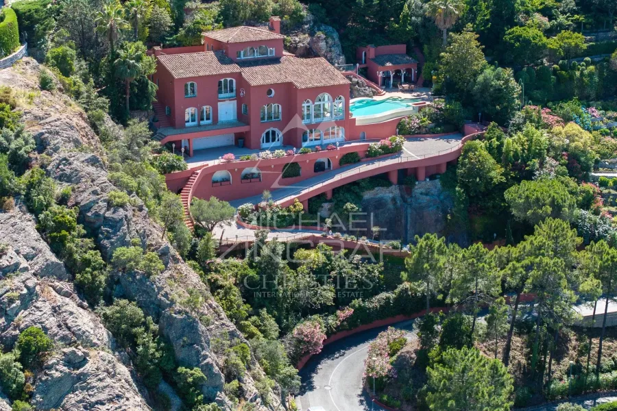 Théoule-sur-Mer - Villa rénovée - Domaine privé