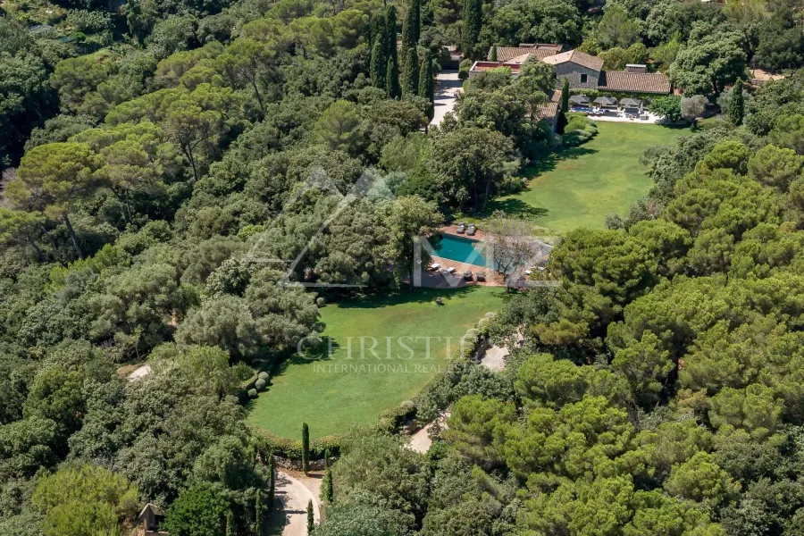 Proche Cannes - Villa dans parc 6 chambres - 4