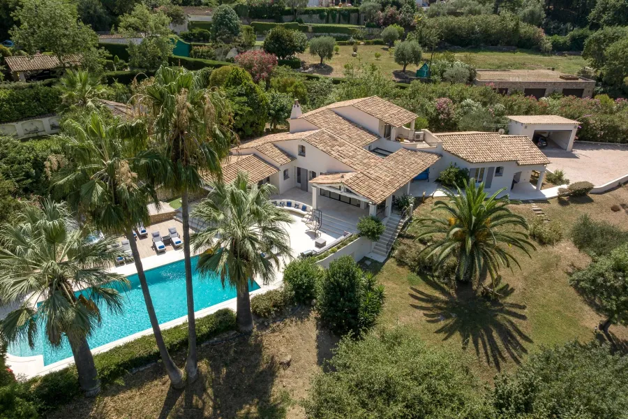 Mougins - Villa rénovée avec vue sur le vieux village de Mougins - 4 chambres