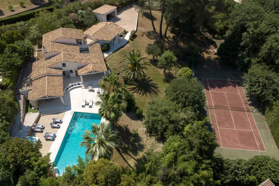 Mougins - Villa rénovée avec vue sur le vieux village de Mougins - 4 chambres - 2