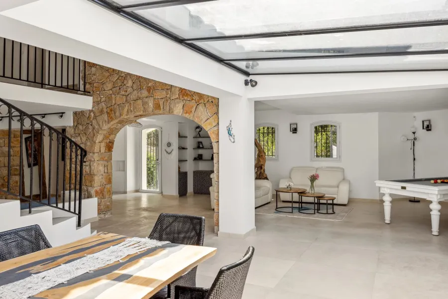Mougins - Villa rénovée avec vue sur le vieux village de Mougins - 4 chambres - 9