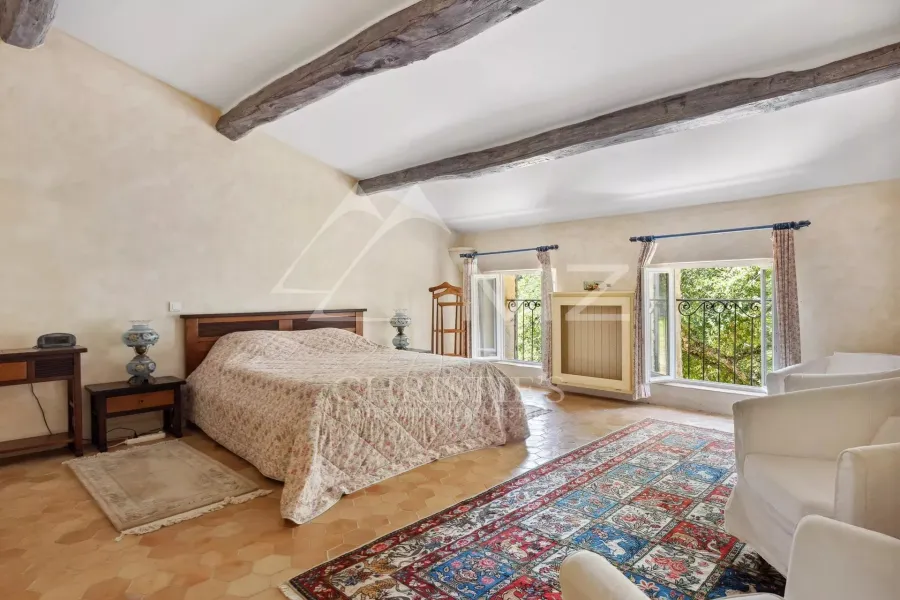 Élégante bastide en pierre au cœur de la Provence verte, entre Le Thoronet et Lorgues. - 9