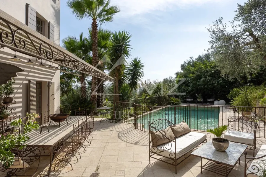 Villa de charme dans un écrin de verdure avec vue panoramique - 6