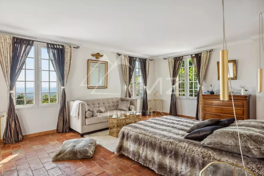 Villa de charme dans un écrin de verdure avec vue panoramique - 5