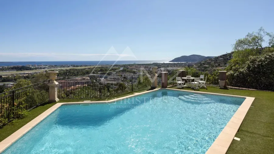Élégante maison de style néo-provençal - 2